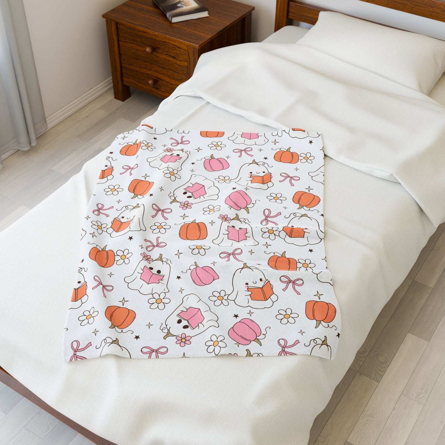 Cute Ghosts Plush Blanket with Fall Decor, Cozy Throw for Halloween and Autumn Decor, Perfect Gift for Book  Lovers